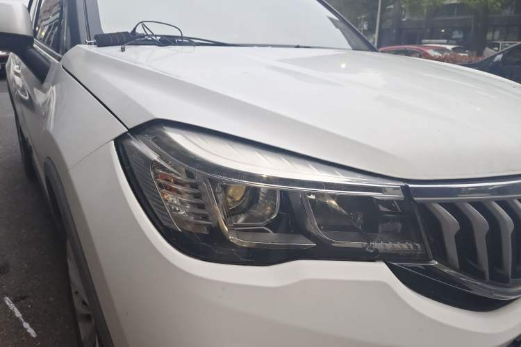 Used Brilliance V3 2017 1.5L Automatic Smart Version Right Front Headlight