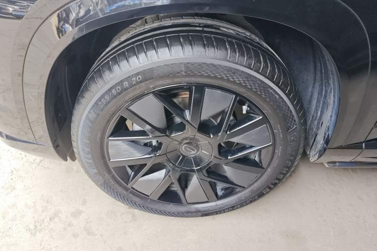 Used GAC Trumpchi Xiangwang S7 2025 205 km Max LiDAR Version Left Front Wheel Hub