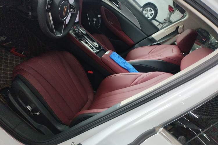 Used Hongqi H5 2024 2.0T Automatic Smart Connect Flagship Edition Left Front Seat