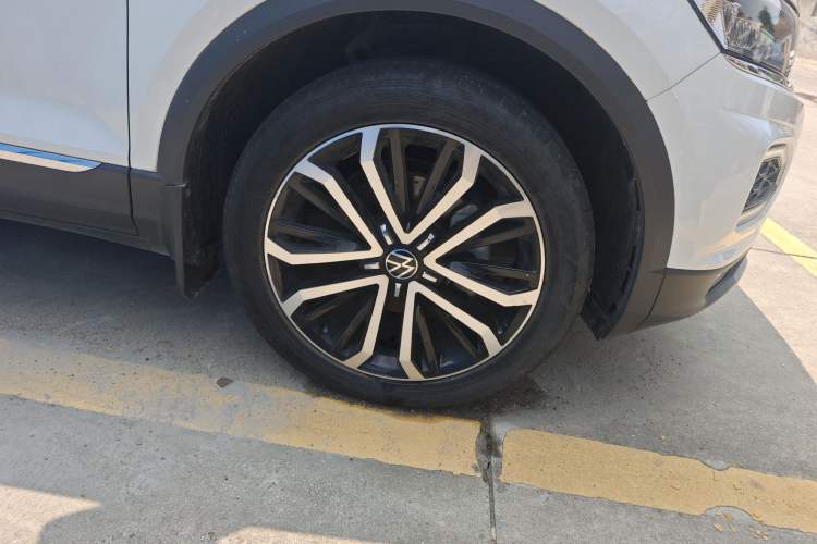 Used Volkswagen T-ROC 2021 280TSI DSG Two-Wheel Drive Comfort Connect Edition
