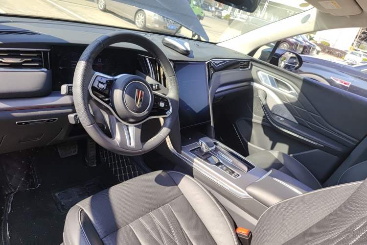 Used Hongqi HS7 PHEV 2024 2.0T PHEV Four-Wheel Drive Flagship Edition 6 Seats
