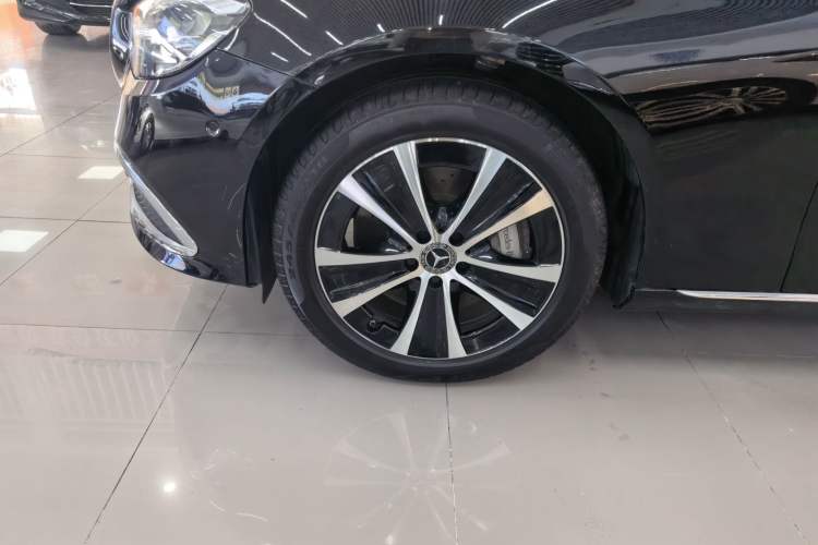 Used Mercedes-Benz E-Class New Energy 2023 E 350 e L Plug-in Hybrid Sedan Exterior 4