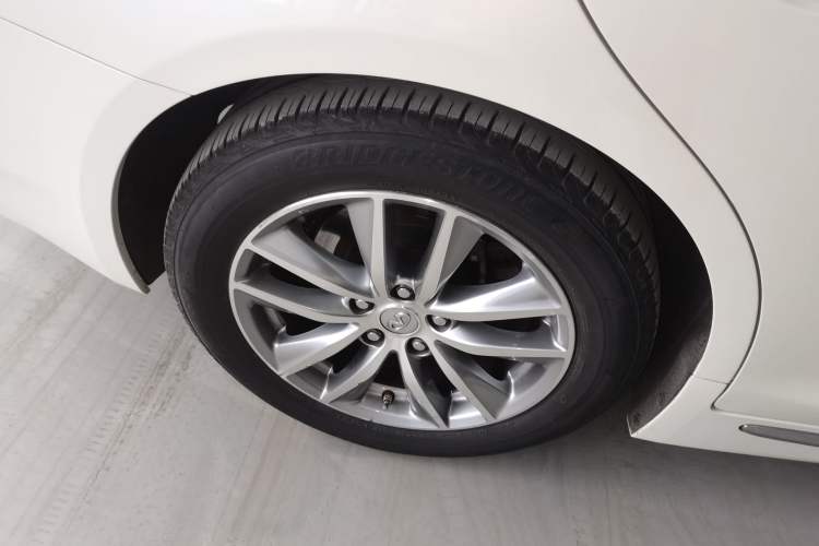 Used Infiniti Q50L 2016 2.0T Enjoyment Edition Right Rear Wheel Hub