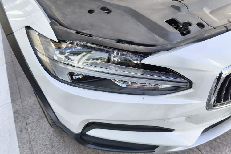 Used Volvo V90 2019 Cross Country T5 AWD Smart Range Version China VI Standard
