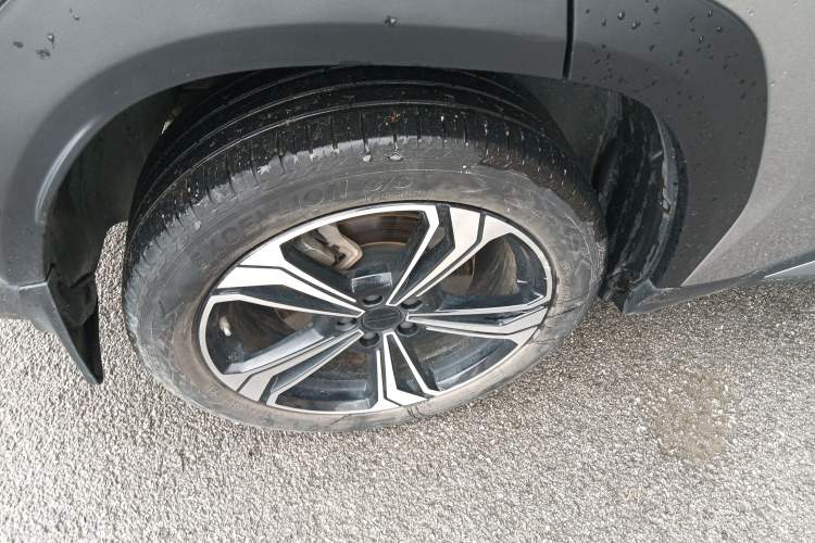 Used Geely Galaxy L7 2023 1.5T 115 km PLUS Right Rear Wheel Hub