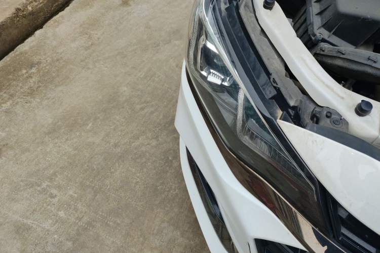 Used Chevrolet Monza 2019 RS 330T Automatic Comfort Edition China VI Standard Right Front Headlight