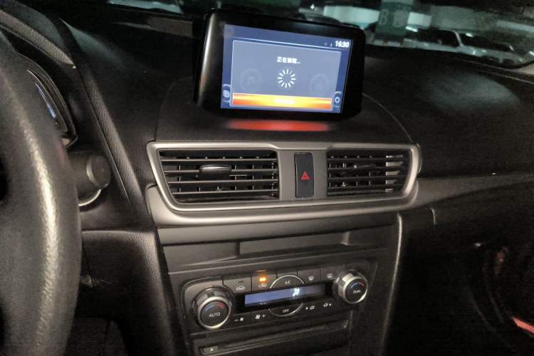 Used Mazda 3 Axela 2017 Sedan 1.5L Automatic Luxury Model China VI Standard