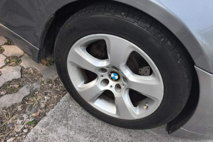 Used BMW 5 Series 2008 523Li Luxury Edition Right Front Wheel Hub