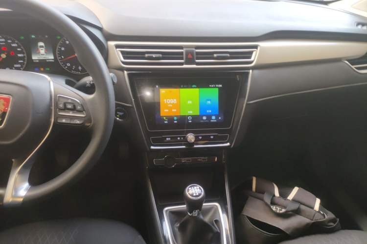 Used Roewe i5 2020 1.5L Manual 4G Connect Luxury Edition
