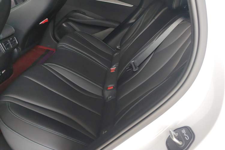 Used BYD Seal 06 New Energy 2025 DM-i Smart Drive 80KM Luxury Model
