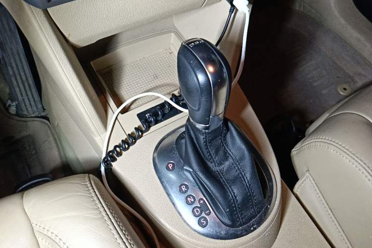 Used Volkswagen Touran 2011 1.4T DSG ZhiZhen Edition 5 Seats Gear Lever