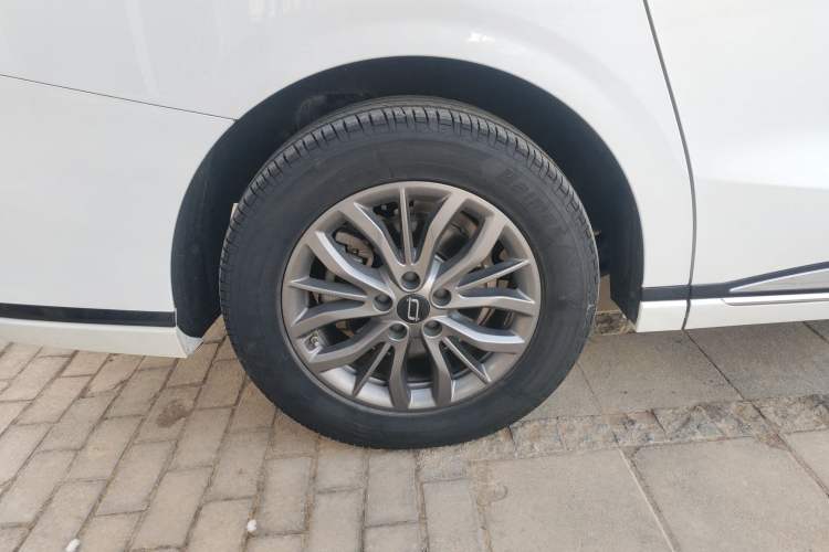 Used Bestune M9 2023 2.0T Prestige Edition