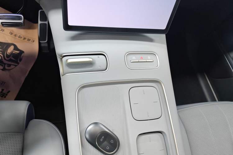 Used Nio ES8 2024 100kWh Signature Edition Gear Lever