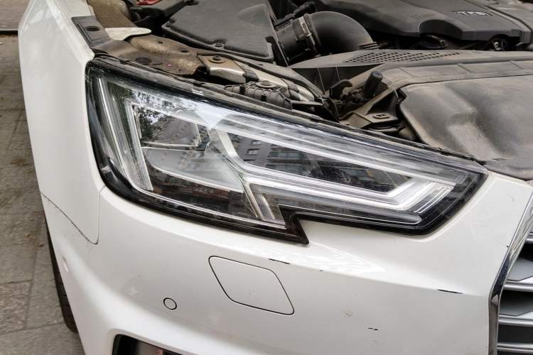 Used Audi A4L 2019 40 TFSI Fashion Edition China VI Emission Standard Right Front Headlight