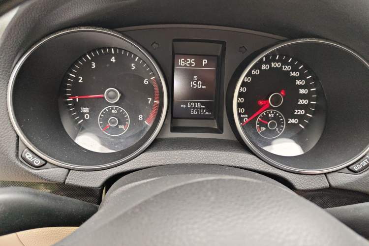 Used Volkswagen Golf 2012 1.6L Automatic Comfort Model Instrument Cluster