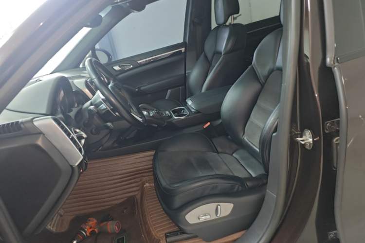 Used Porsche Cayenne 2016 Cayenne Platinum Edition 3.0T
