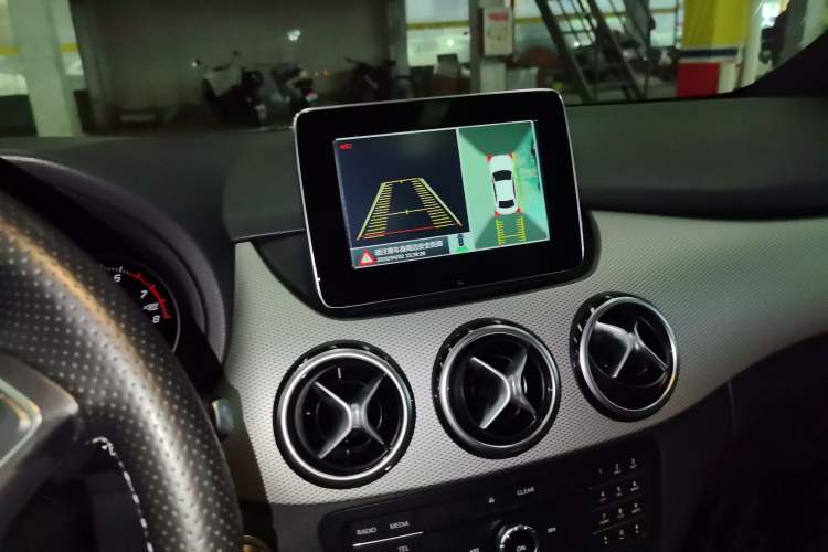 Used Mercedes-Benz B-Class 2015 B 200 Sport Edition Audio And AC Panel