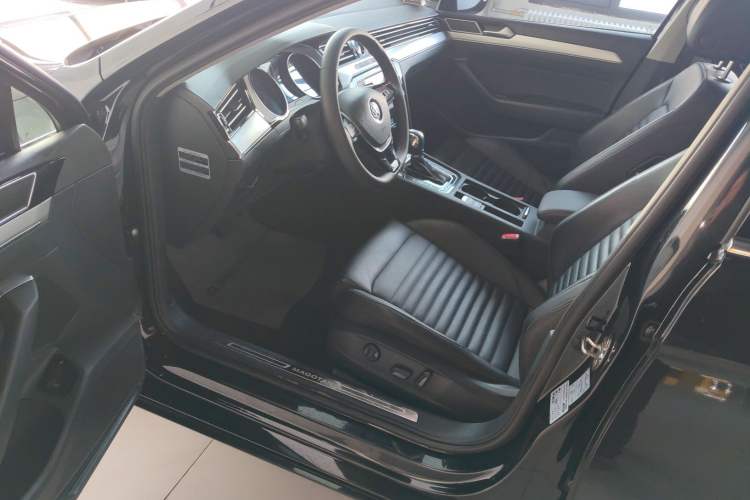 Used Volkswagen Magotan 2017 330TSI DSG Leading Model Driver Seat