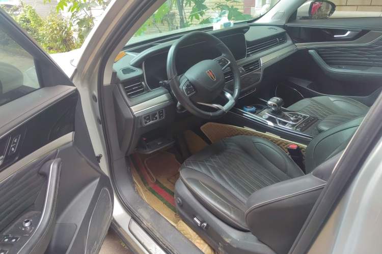 Used Hongqi HS5 2022 Facelifted Version 2.0T Smart Connect Flagship All-Wheel-Drive Edition