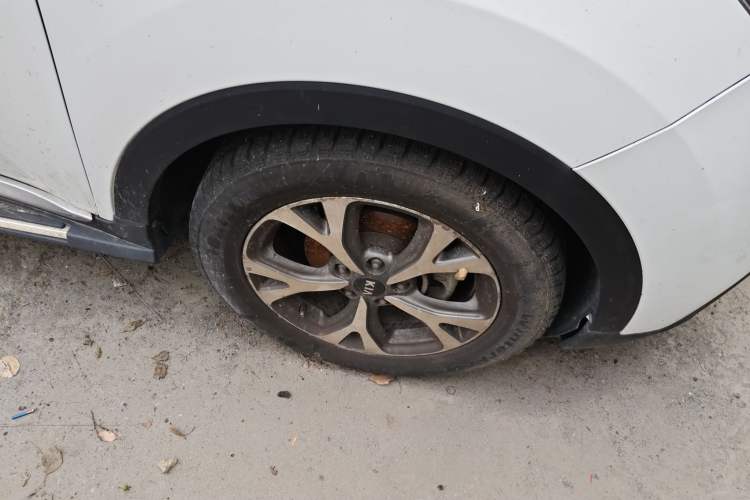 Used Kia KX3 2015 1.6L Automatic Two-Wheel Drive DLX Right Front Wheel Hub