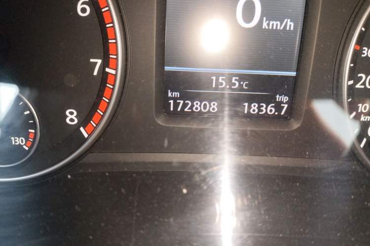 Used Volkswagen Passat 2013 1.8TSI DSG Prestige Edition Odometer Close Up