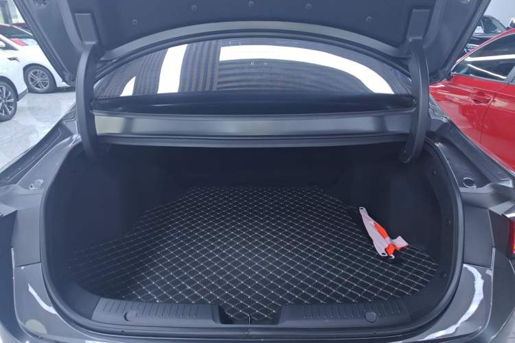 Used CHANGAN Eado DD 2023 Blue Whale NE 1.5T GDI DCT Flagship Model Trunk