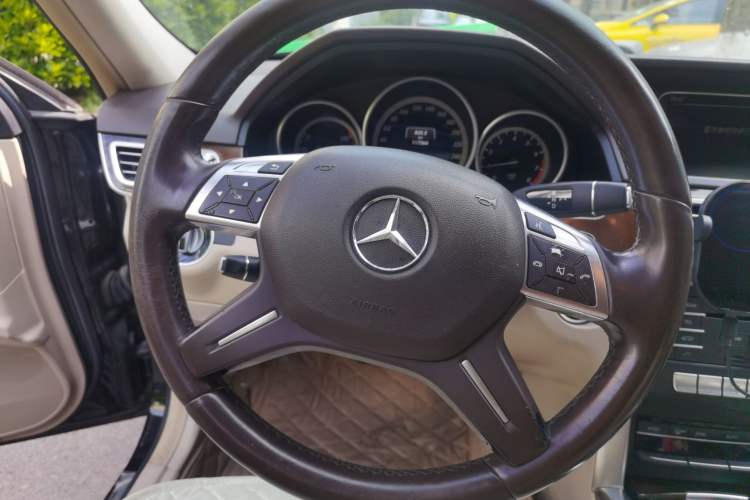 Used Mercedes-Benz E-Class 2015 Facelift E 200 L Steering Wheel