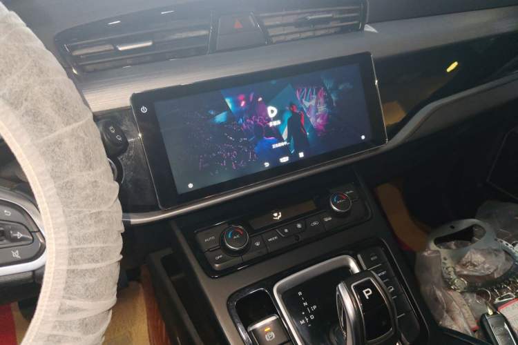 Used Geely Auto Emgrand X7 Sport 2021 1.8TD DCT Two-Wheel Drive Asian Games Edition Audio And AC Panel