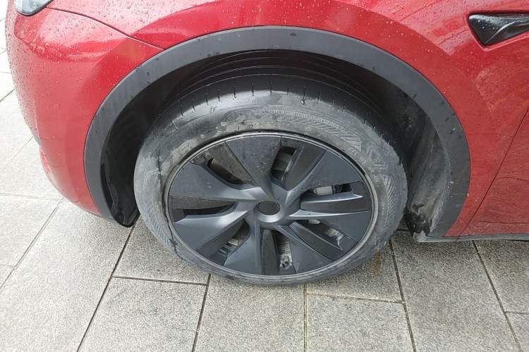 Used Tesla Model Y 2024 Rear-Wheel-Drive Version Left Front Wheel Hub