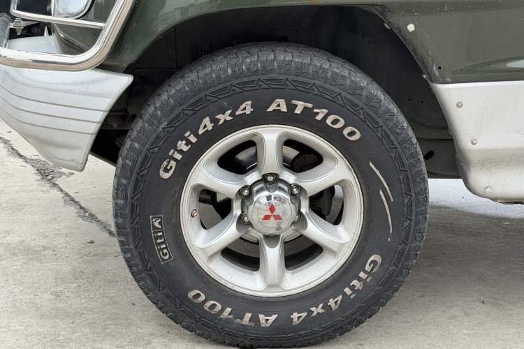 Used Leopaard Heijingang 2013 2.2L Manual Two-Wheel Drive Standard Version