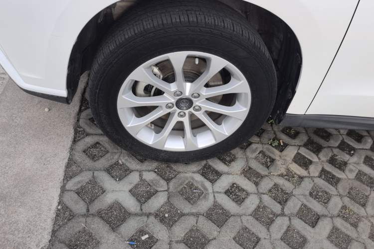 Used Haval H2 2017 Red-Label 1.5T Manual Two-Wheel Drive Luxury Model Exterior 4