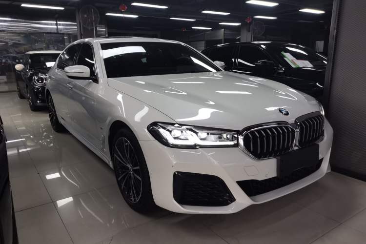 Used BMW 5 Series 2021 530Li Leading Model M Sport Package Front Right 45 Deg
