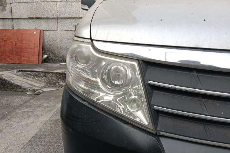 Used Dongfeng Shuaike 2011 1.6L Manual Commercial 5-Seater