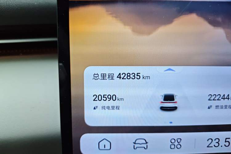 Used Deepal L07 2024 230Max Range-Extended Version Odometer Close Up