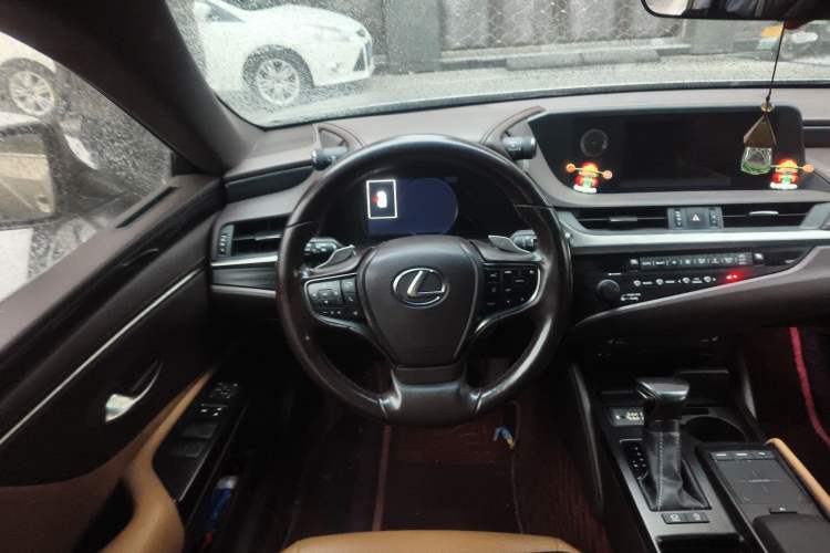 Used Lexus ES 2020 200 Excellence Edition