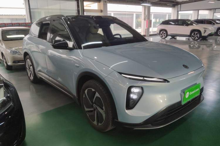 Used Nio ES6 2024 75 kWh Front Right 45 Deg