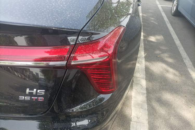 Used Hongqi H5 2024 1.5T DCT Smart Connect Flagship Edition Right Rear Taillight