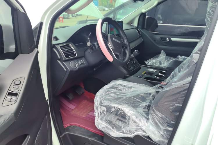 Used SAIC MAXUS G10 2025 2.0L Manual Multi-Function Version Gasoline 7 Seats