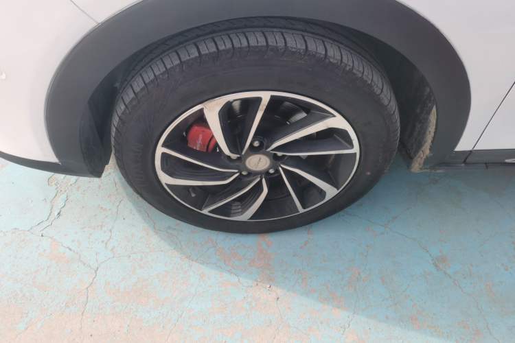 Used Zotye T300 2017 1.5T CVT Luxury Model Left Front Wheel Hub