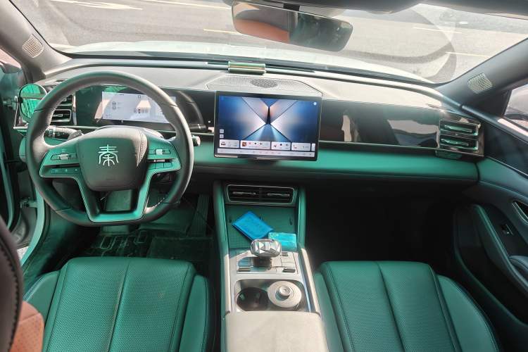 Used BYD Qin L 2025 DM-i Smart Drive 120KM Leading Model
