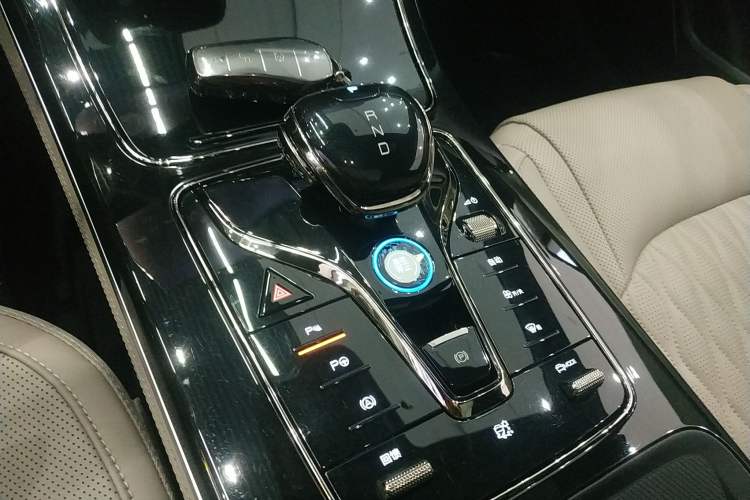 Used BYD Han 2024 EV Glory Edition 605KM Front-Wheel-Drive Premium Model