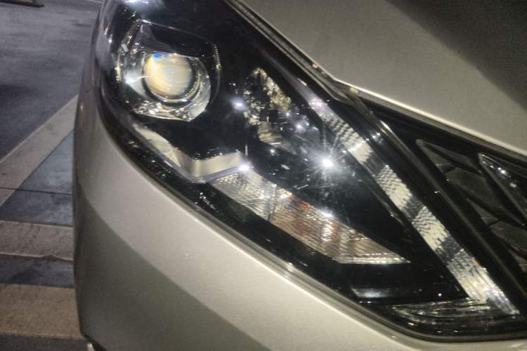 Used Nissan Sylphy 2018 1.6XV CVT Deluxe Edition Right Front Headlight
