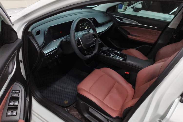 Used CHANGAN Eado 2025 PLUS 1.4T Dual-Clutch High-Energy Version
