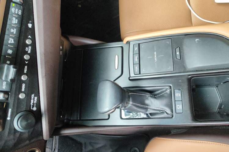 Used Lexus ES 2018 200 Excellence Edition China V Standard
