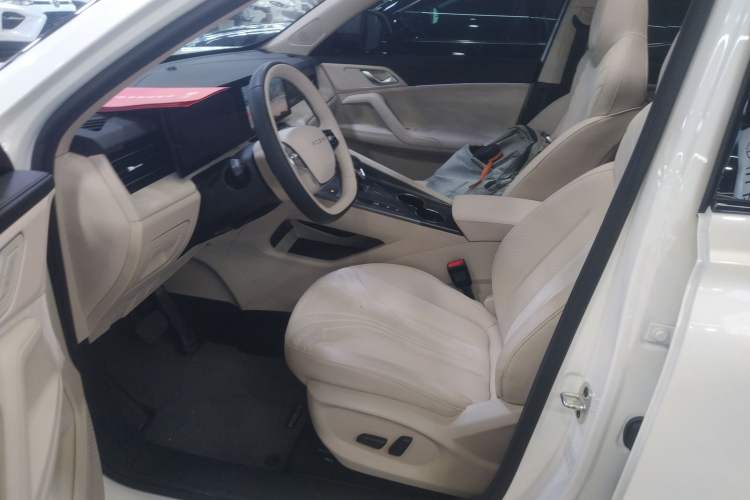 Used Roewe D5X DMH 2024 135 Tech Edition
