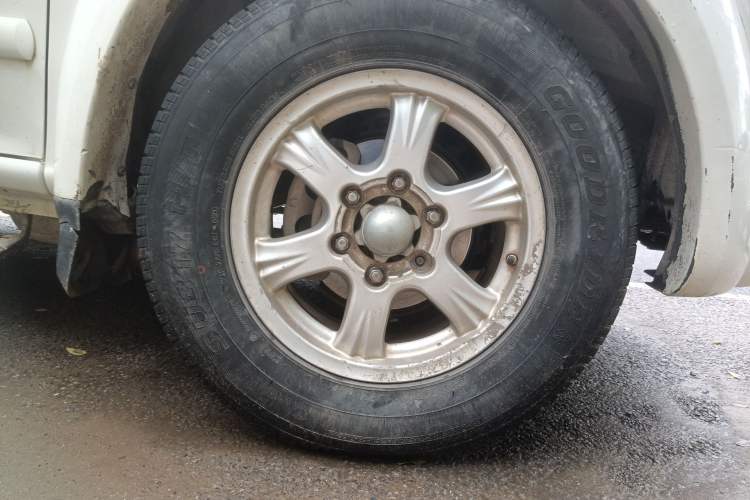 Used Great Wall Wingle 5 2014 2.4L European Version Two-Wheel Drive Entry-Level Big Double-Cab 4G69S4N
