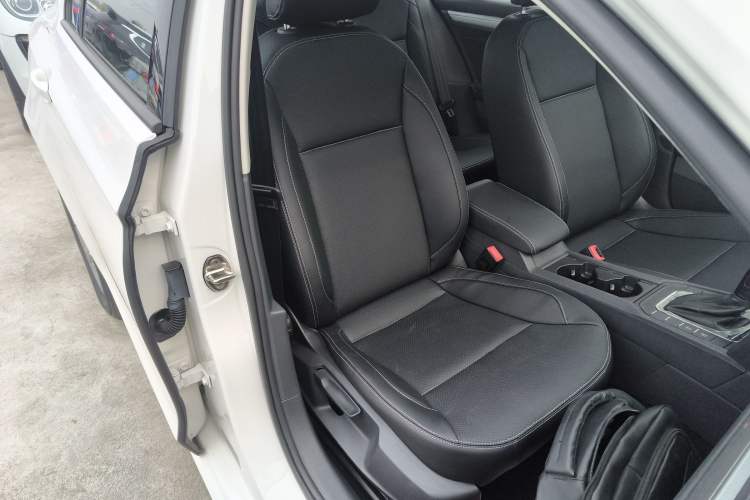 Used Volkswagen Lamando 2019 230TSI DSG Fashion Edition China VI
