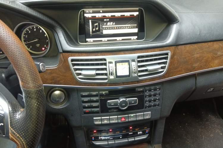 Used Mercedes-Benz E-Class 2015 E 320 L 4MATIC Audio And AC Panel