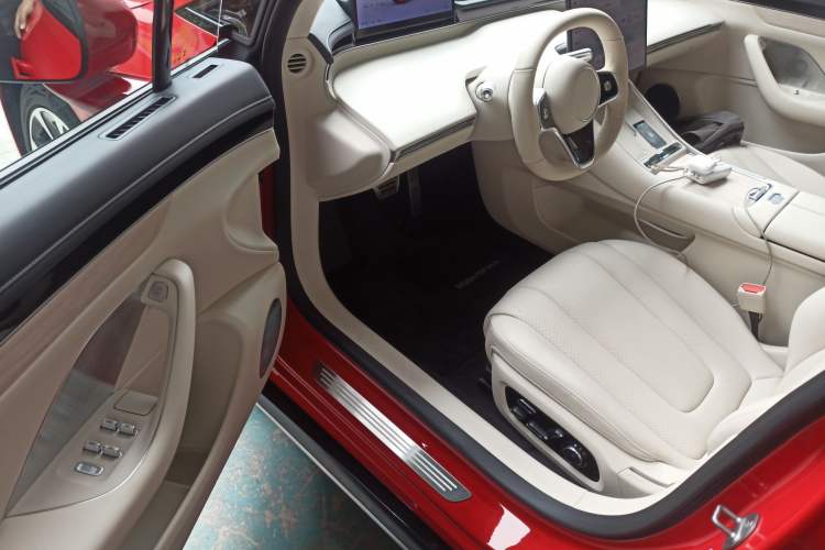 Used Hima Luxeed S7 2025 785 km Ultra