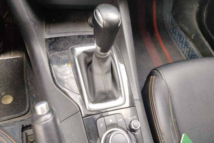 Used Mazda 3 Axela 2014 Sedan 1.5L Automatic Comfort Model Gear Lever